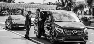 Şoförlü Araç Kiralama Nedir? Avantajları Nelerdir?